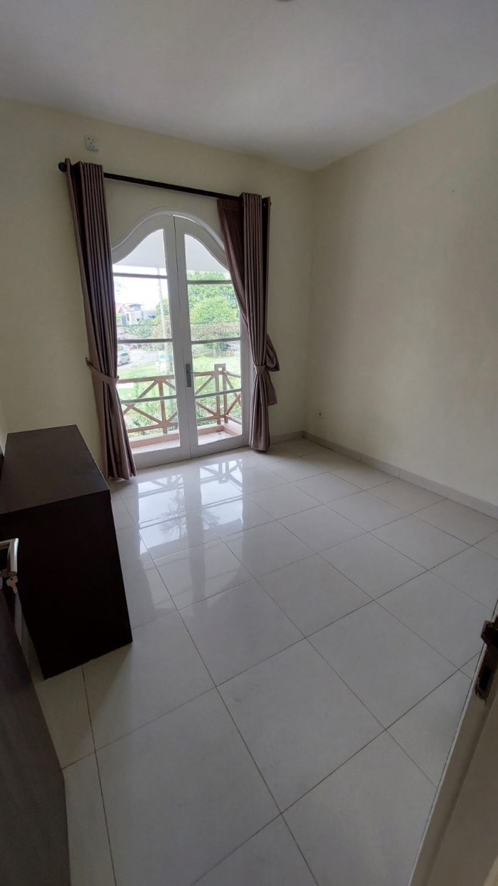 Rumah Disewakan di Meadow Green Lippo Cikarang 